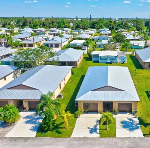 metal, tile, and shingle roofs on homes in Port St Lucie, Florida